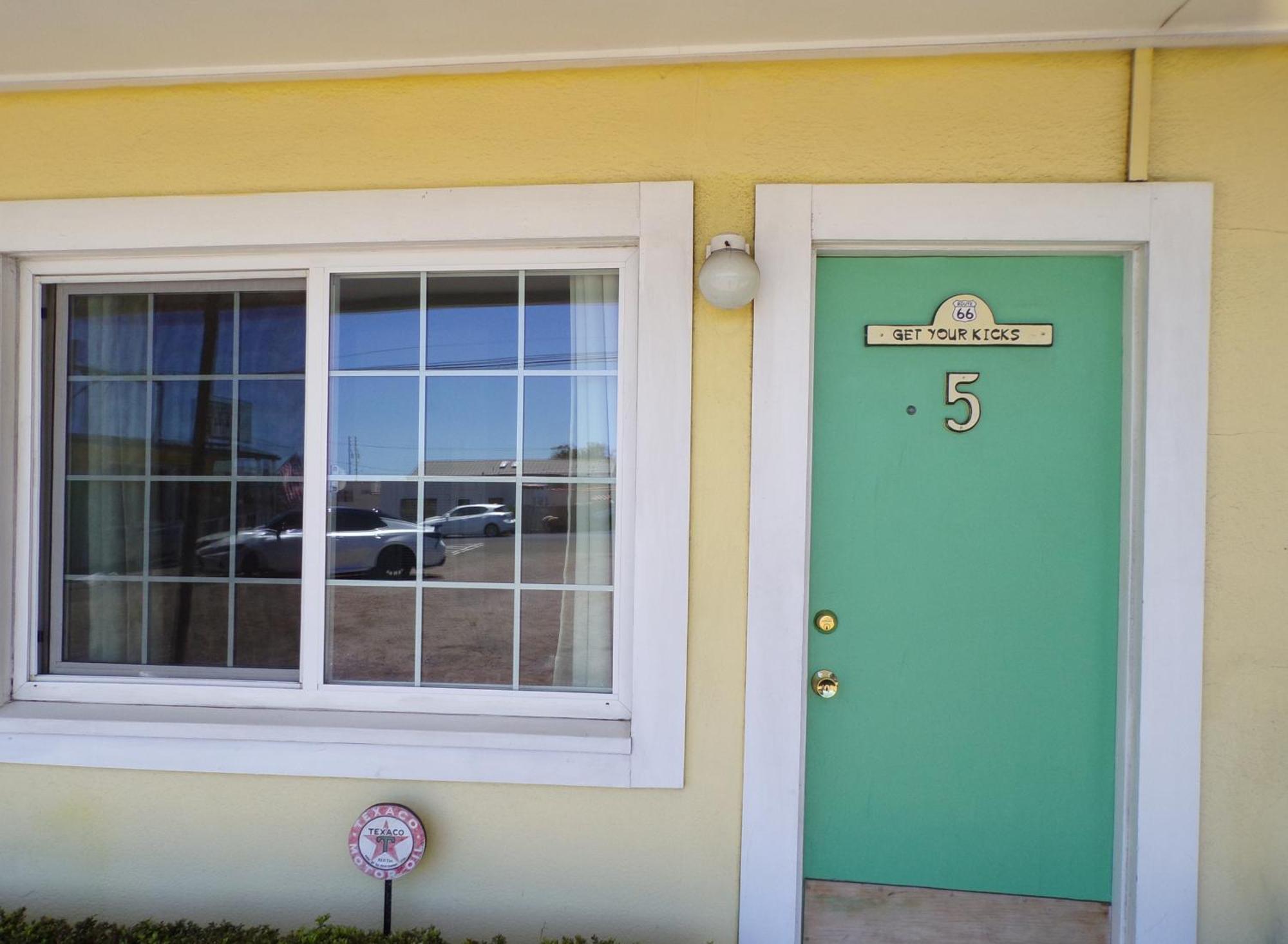Cypress Tree Motel 카유코스 객실 사진